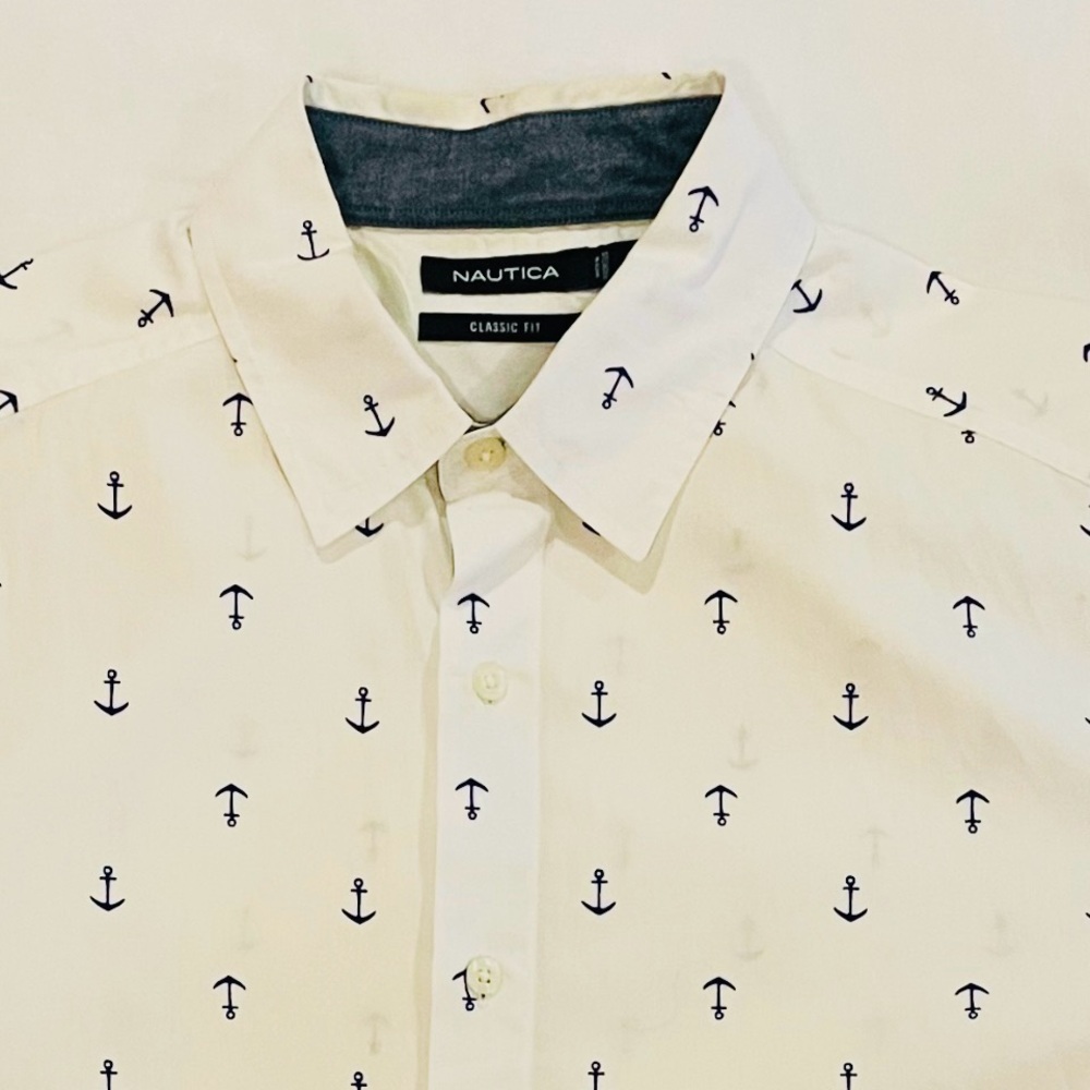 Nautica anchor button up short sleeve shirt. Size Medium